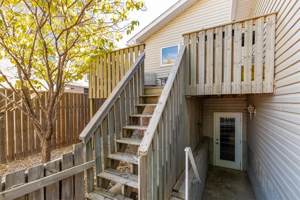 154 Blackfoot Court W