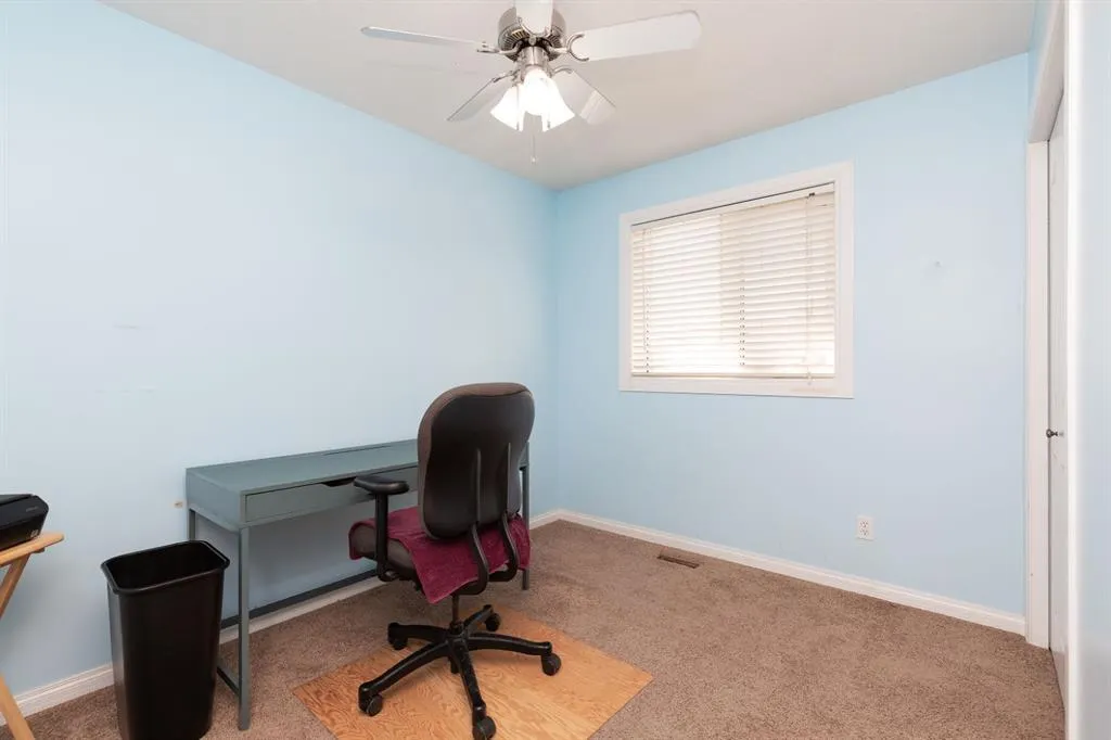 154 Blackfoot Court W
