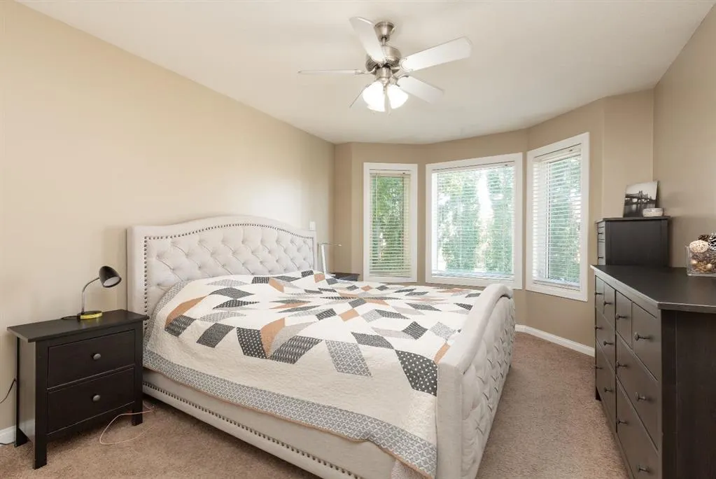 154 Blackfoot Court W