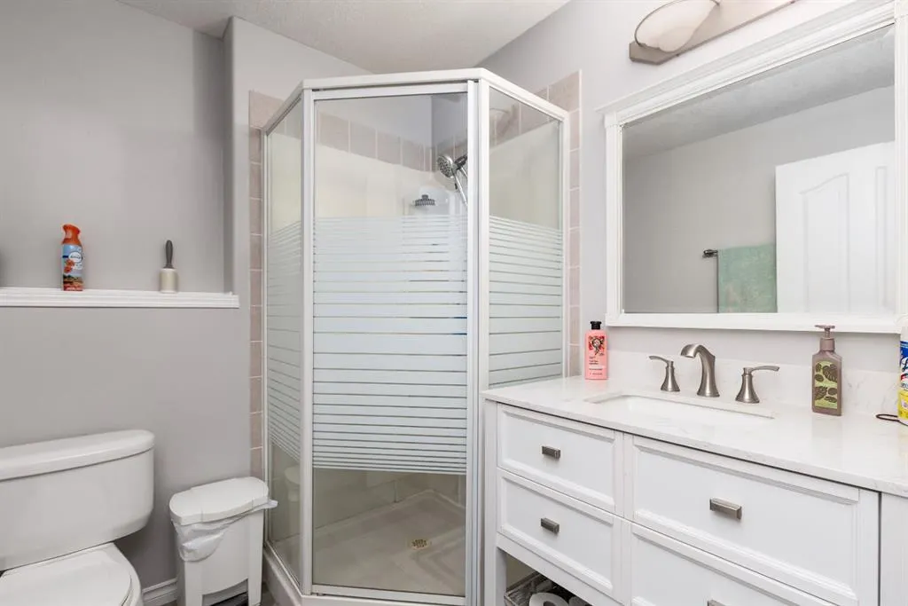 154 Blackfoot Court W