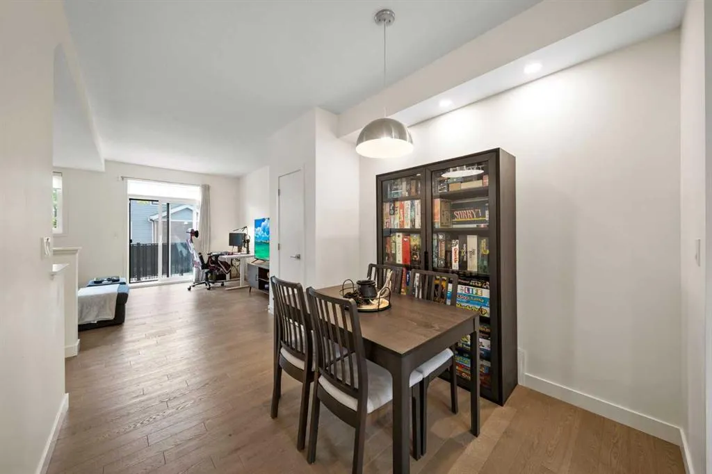 25 Walden Common SE