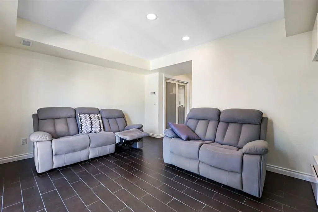 12 Chaparral Ridge Park SE