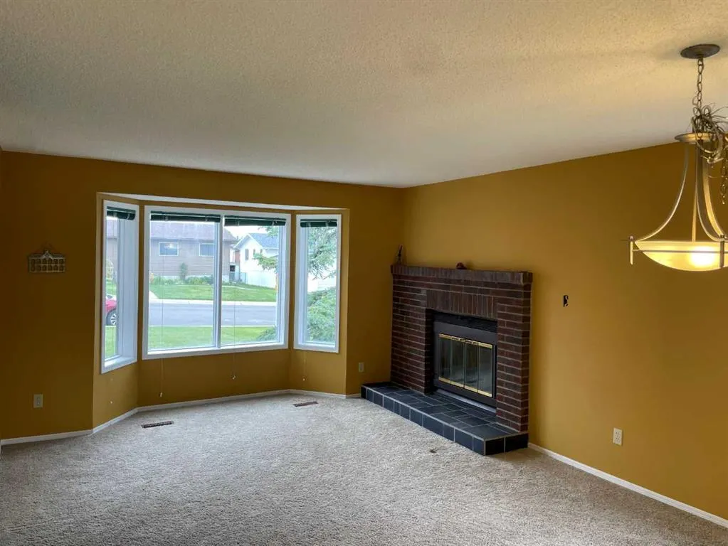 5 Hillside Crescent