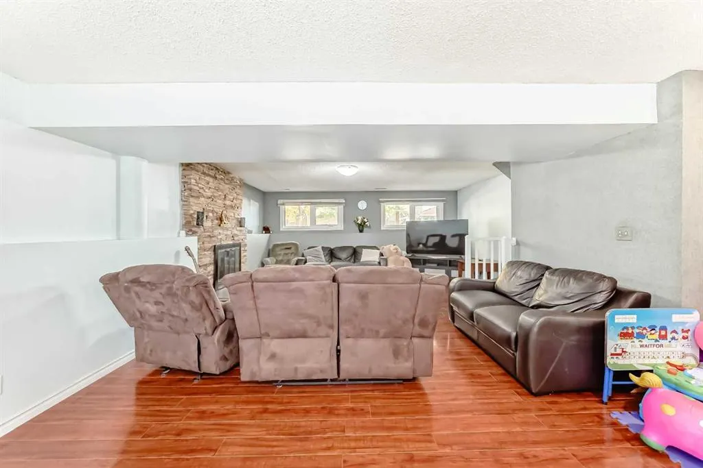 151 Pinemill Road NE