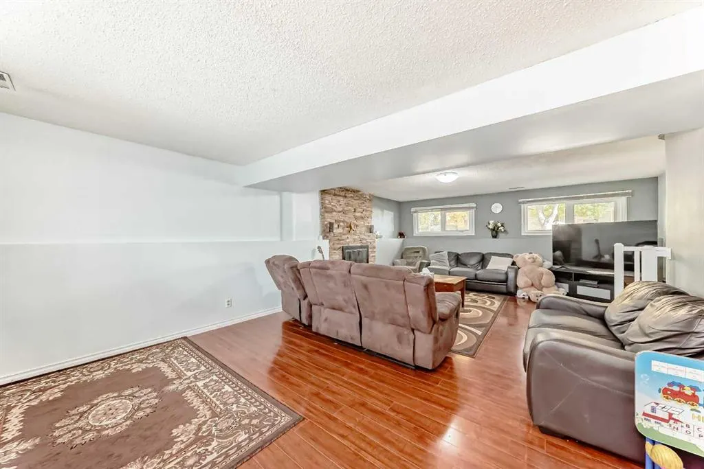 151 Pinemill Road NE