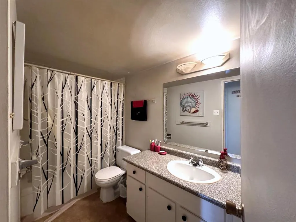 7 Clearwater Crescent, #2