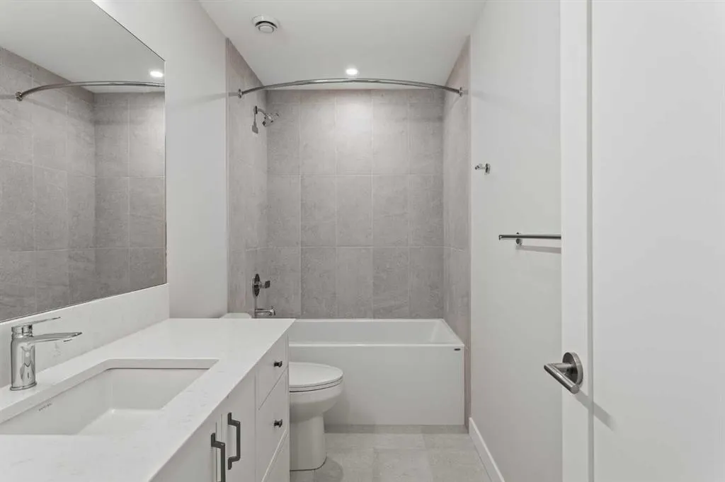 209 Stewart Creek Rise, #201J