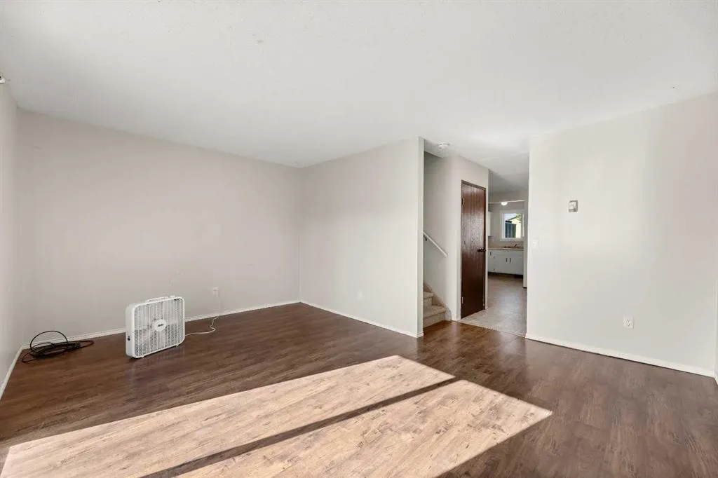 1706 22 Avenue, #18