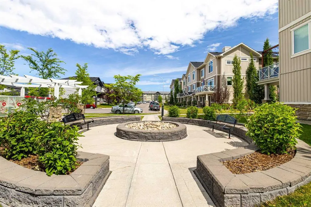 53 Skyview Ranch Manor NE