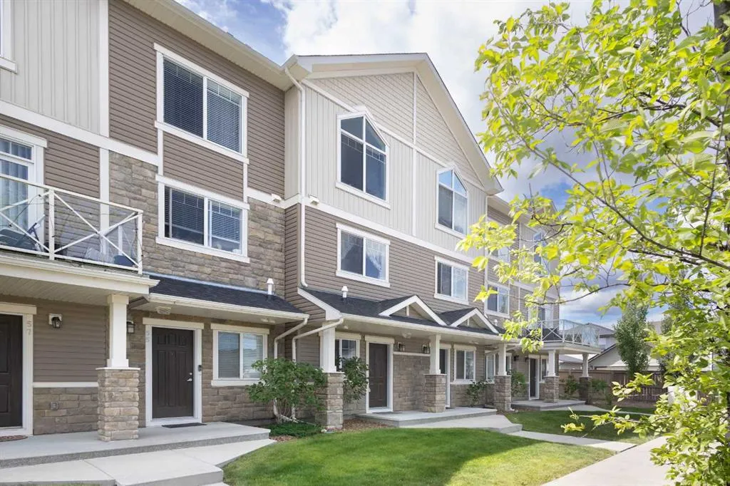 53 Skyview Ranch Manor NE