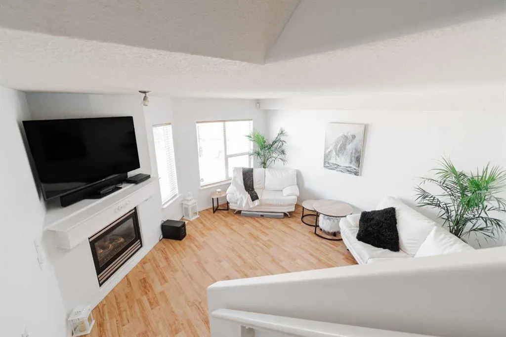 123 Arabian Drive, #105