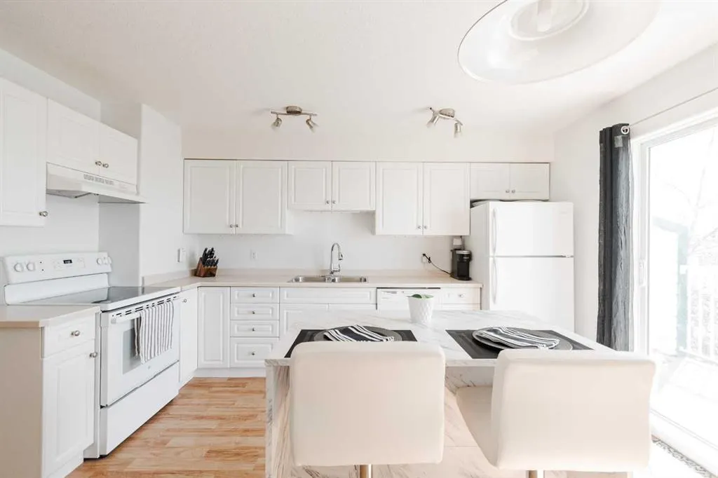 123 Arabian Drive, #105