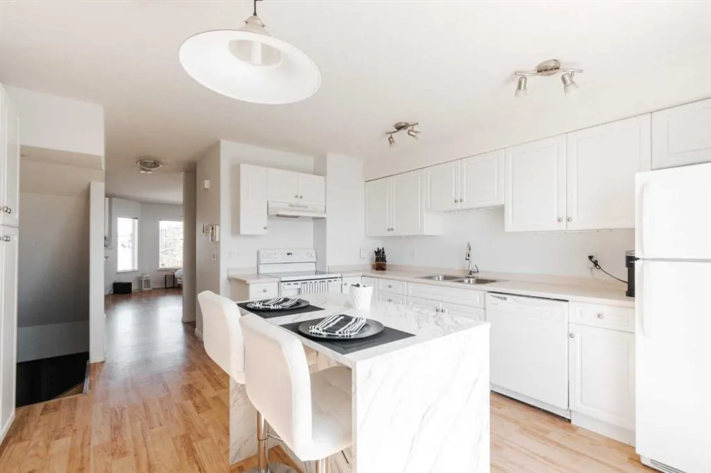 123 Arabian Drive, #105