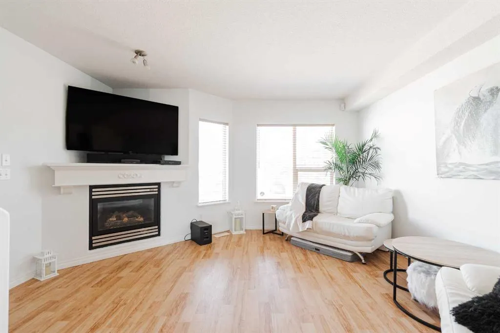 123 Arabian Drive, #105