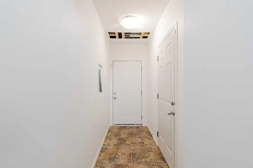 123 Arabian Drive, #105