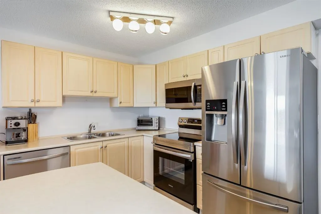 304 Mackenzie SW, #7308