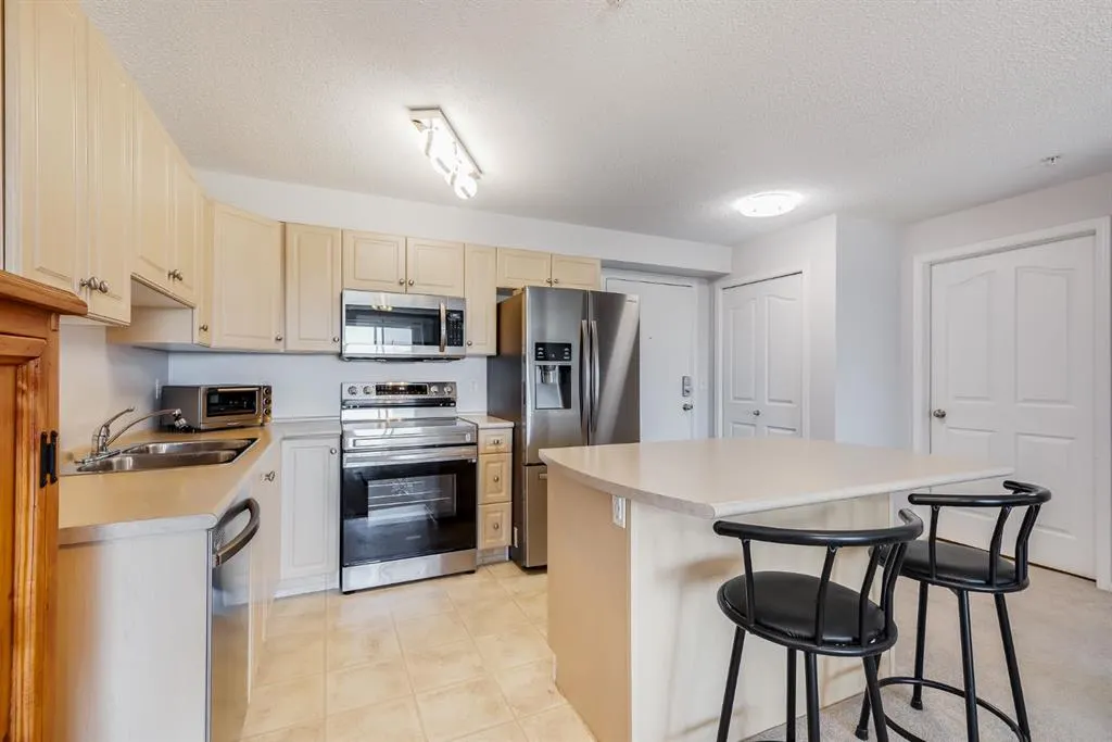 304 Mackenzie SW, #7308