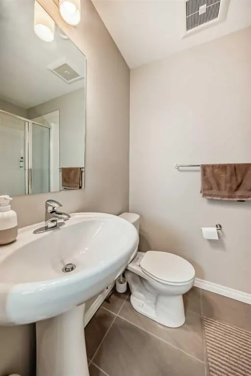 280 Williamstown Close NW, #401