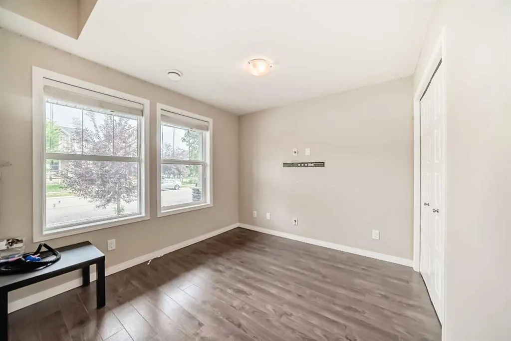 280 Williamstown Close NW, #401