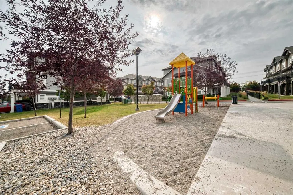 280 Williamstown Close NW, #401