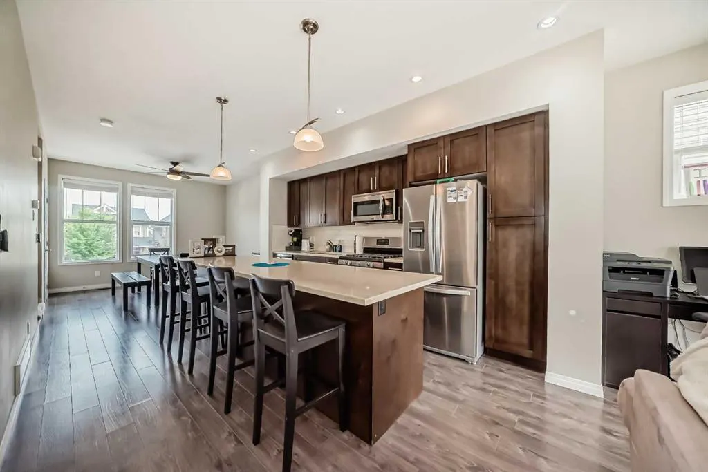 280 Williamstown Close NW, #401