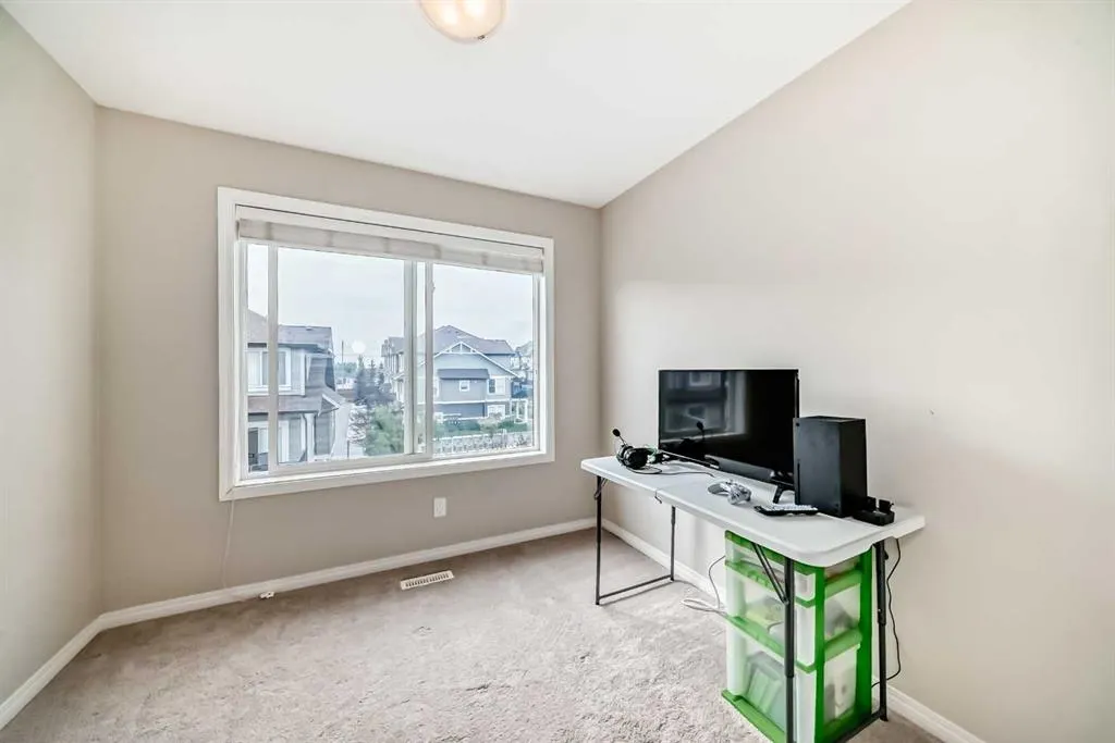 280 Williamstown Close NW, #401