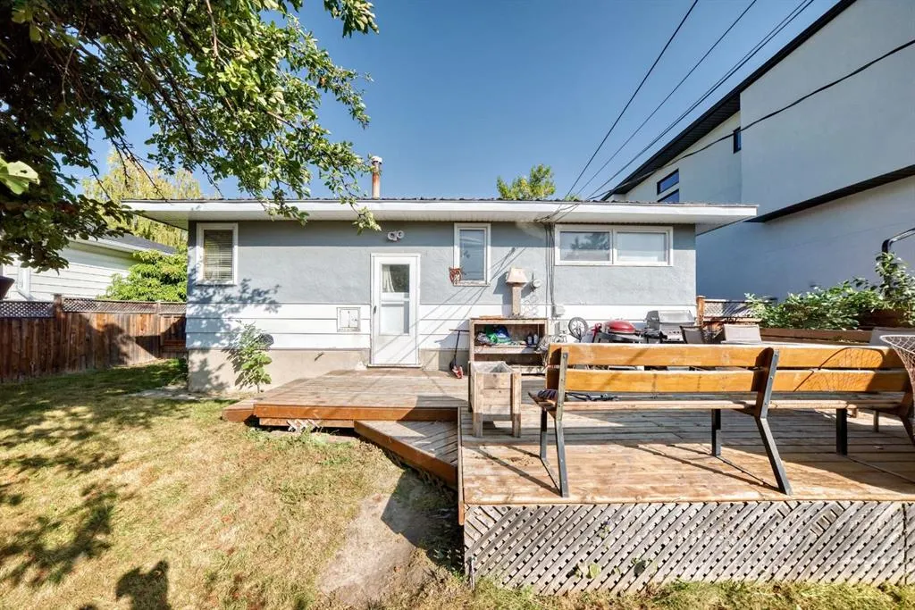 2831 42 Street SW