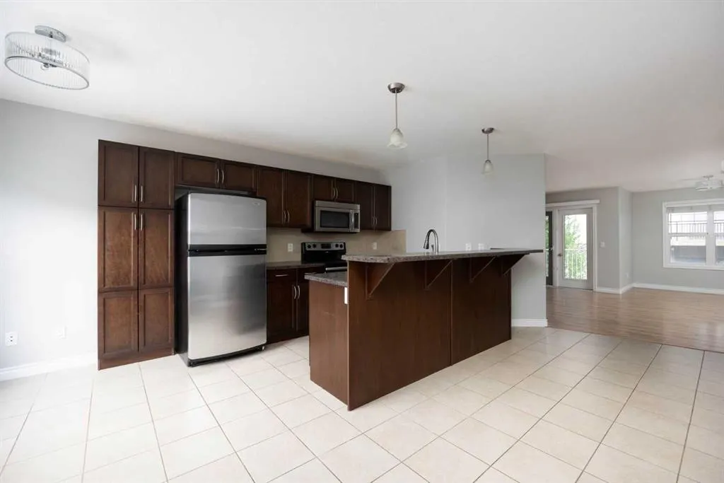 180 Riverstone Ridge, #5