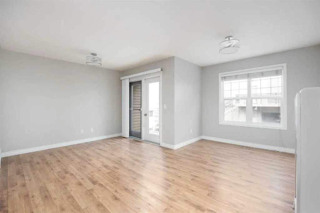 180 Riverstone Ridge, #5