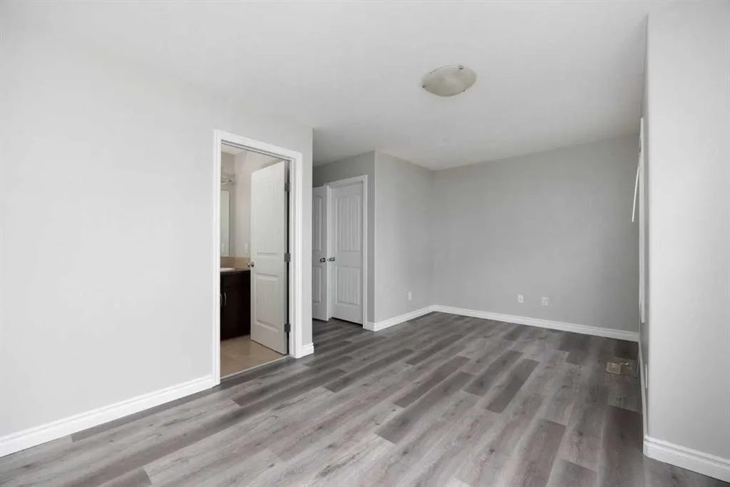 180 Riverstone Ridge, #5