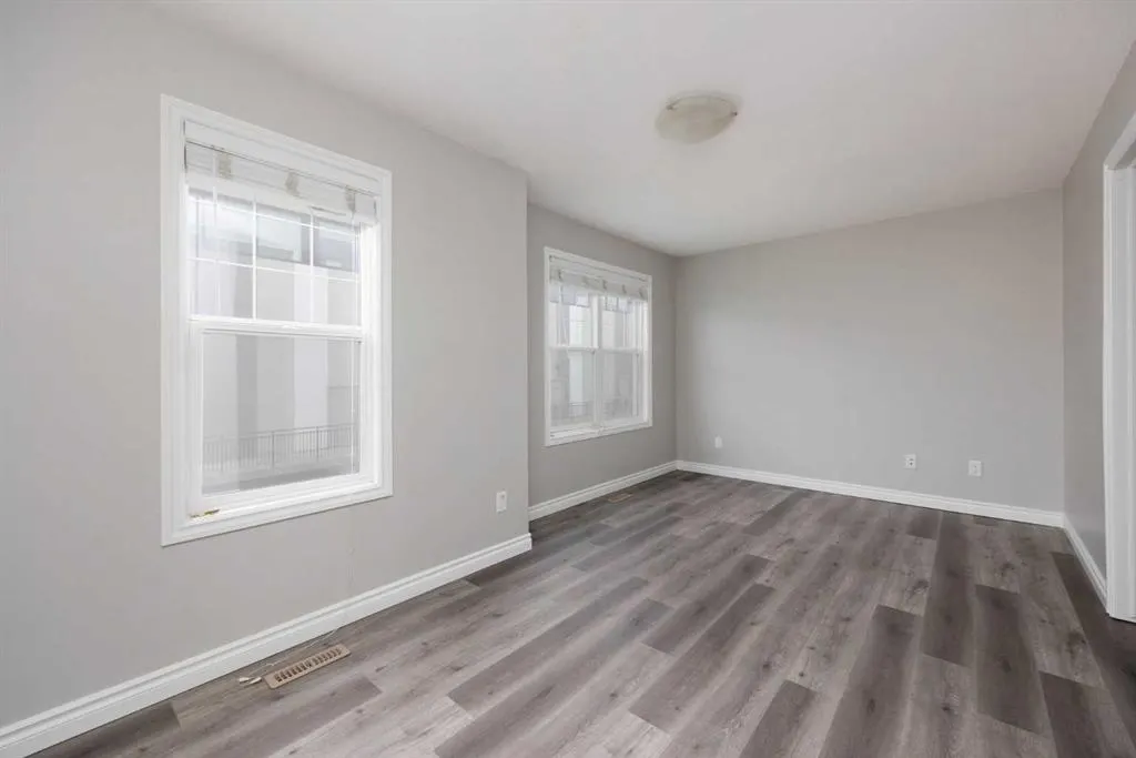 180 Riverstone Ridge, #5