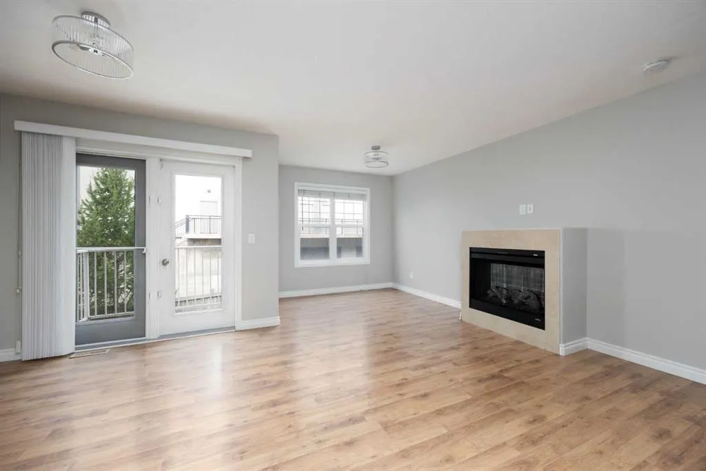 180 Riverstone Ridge, #5