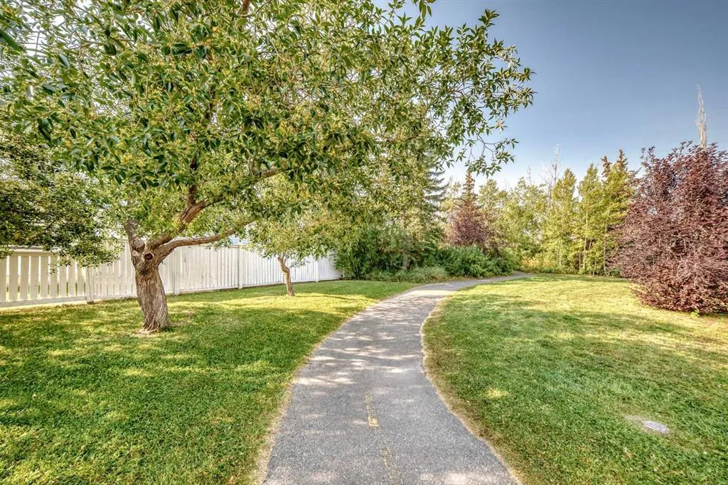 139 Bridlewood Circle SW