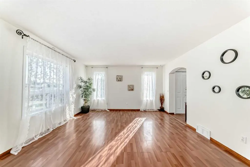 139 Bridlewood Circle SW