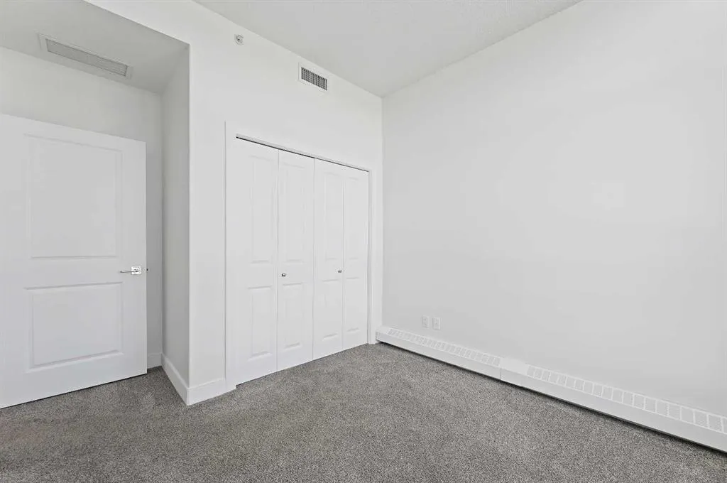 77 Spruce Place SW, #2404