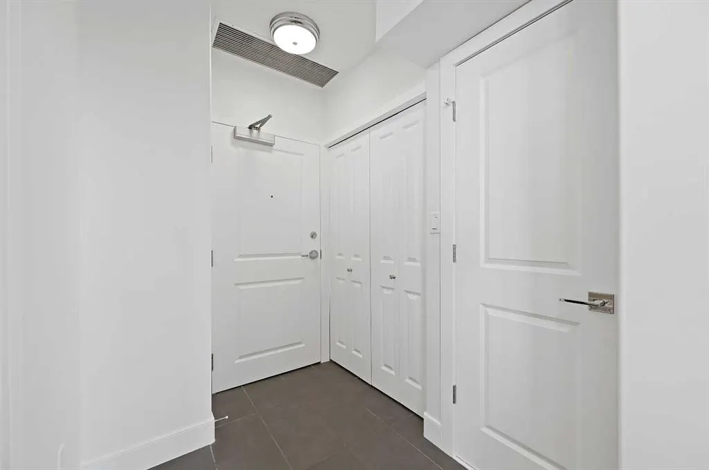 77 Spruce Place SW, #2404