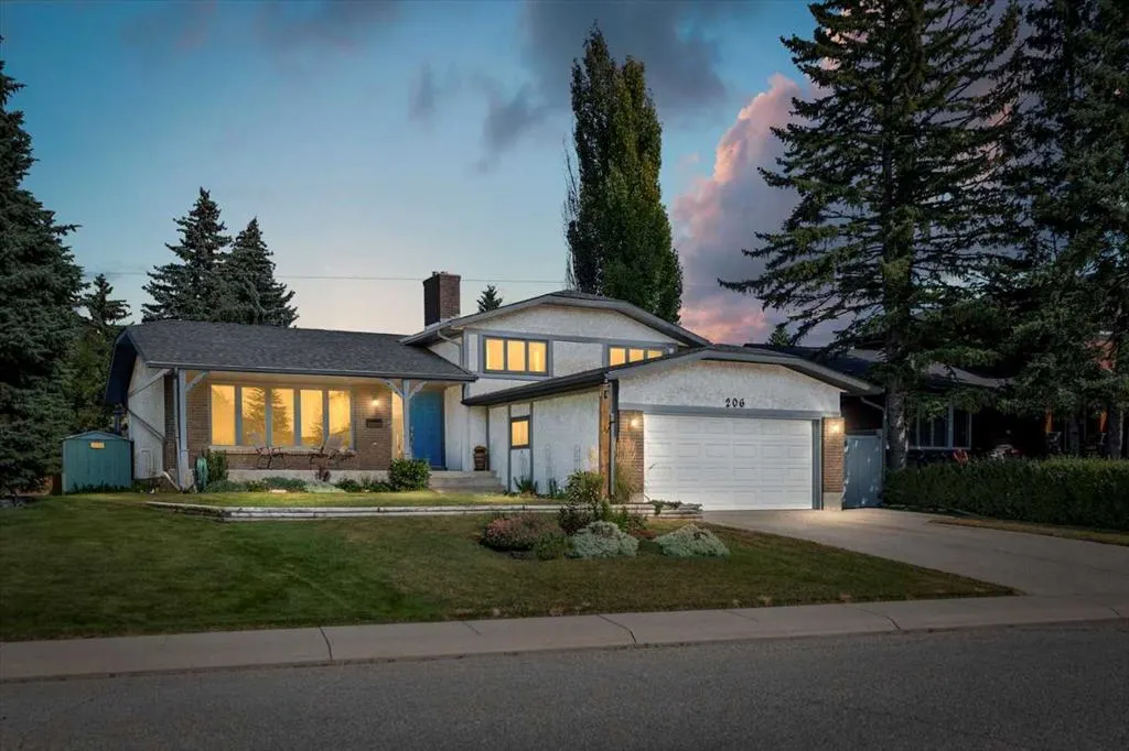 206 Lake Fraser Place SE