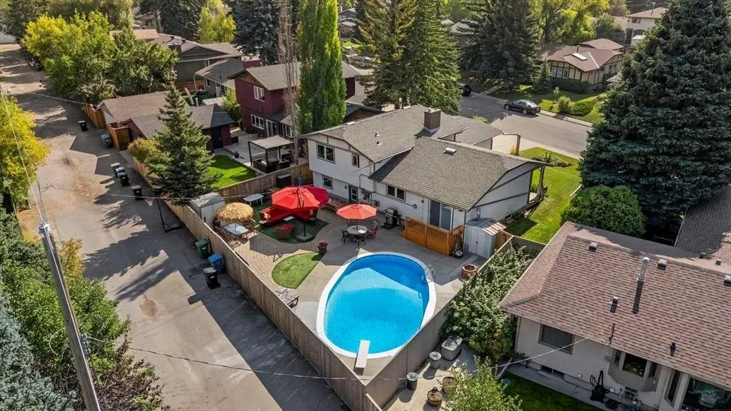 206 Lake Fraser Place SE