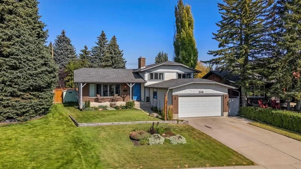 206 Lake Fraser Place SE