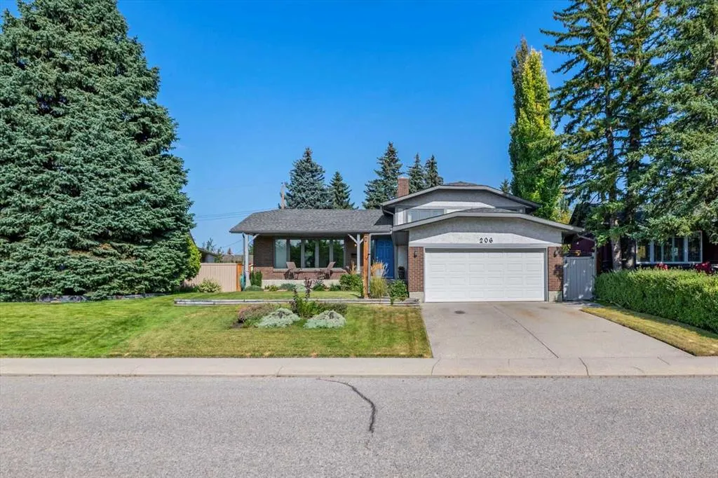 206 Lake Fraser Place SE