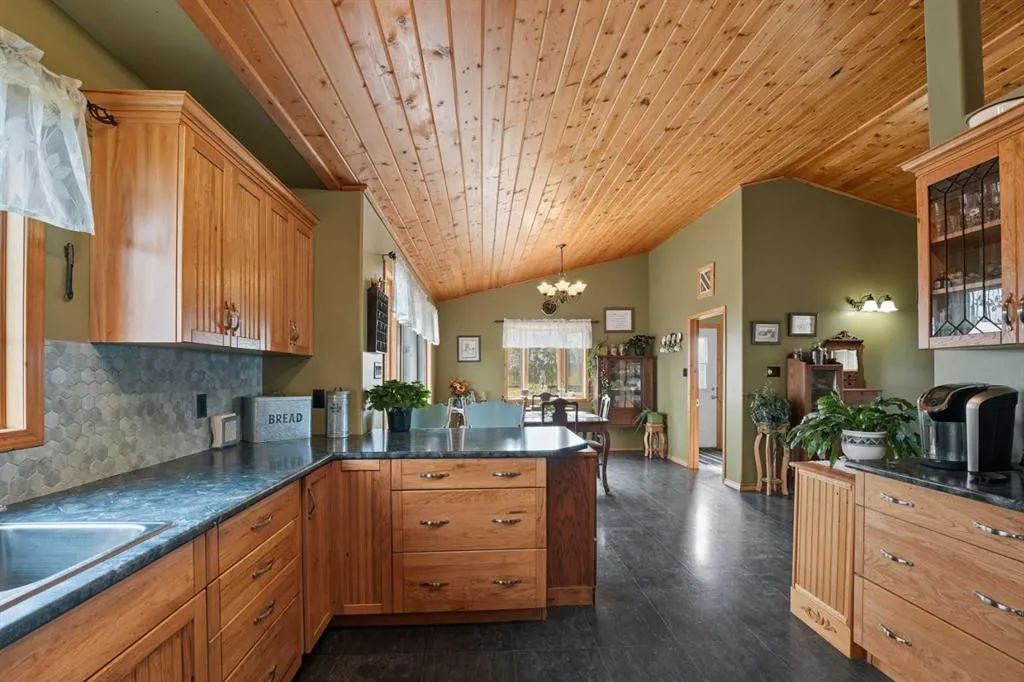 374037 Range Road 6-0