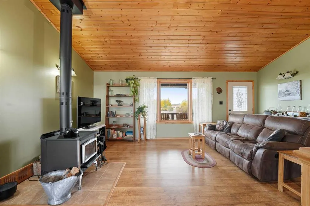 374037 Range Road 6-0