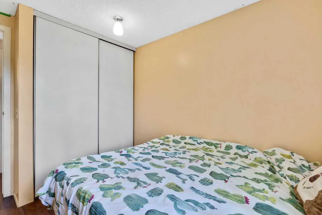 6 Queen Anne Close SE