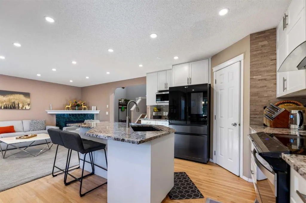 182 Tuscany Ravine Road NW