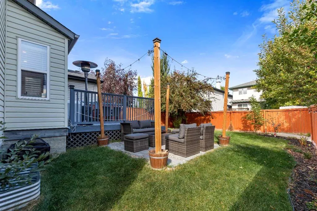 182 Tuscany Ravine Road NW
