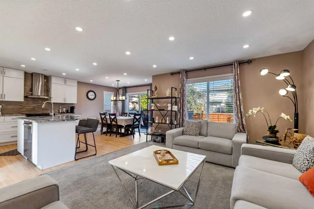 182 Tuscany Ravine Road NW