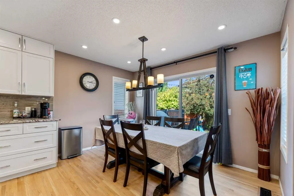 182 Tuscany Ravine Road NW