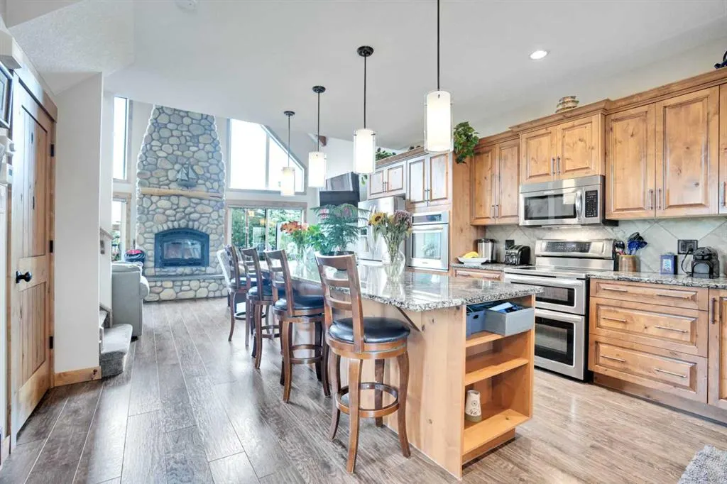 210 CottageClub Crescent