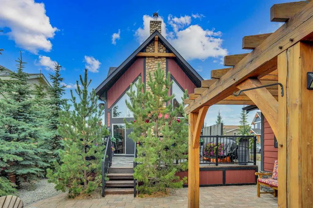 210 CottageClub Crescent