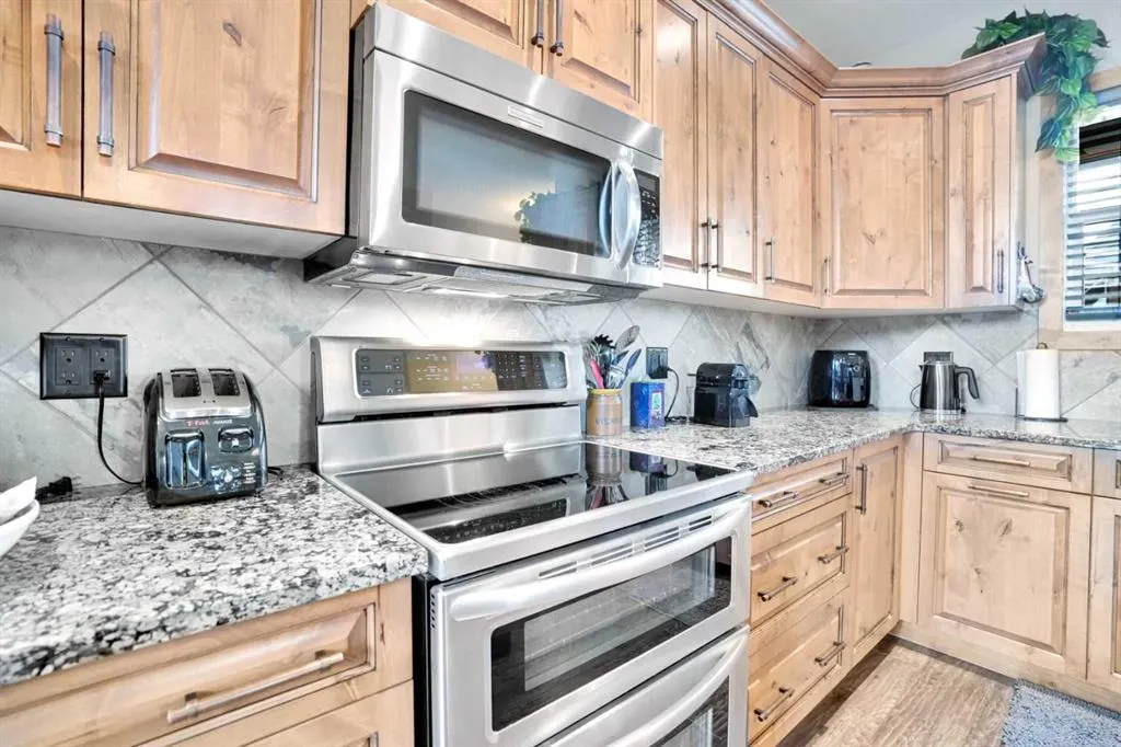 210 CottageClub Crescent